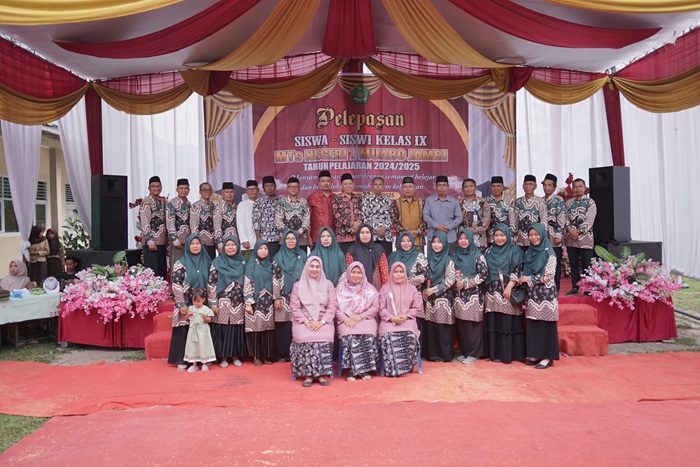 Mengharu Biru Perpisahan Kelas 9 MTsN 7 Muaro Jambi: Menyambut Masa Depan dengan Semangat Belajar dan Berakhlakul Karimah