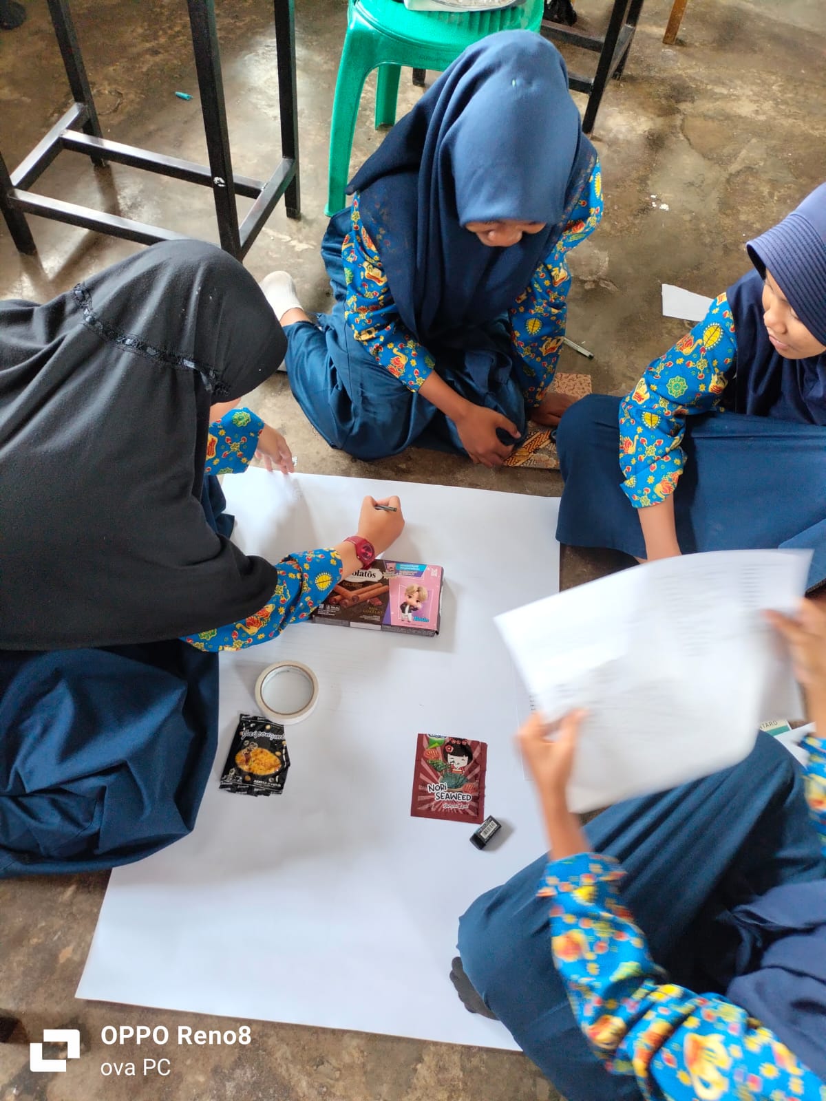 STUDY ZAT ADITIV BERBAHAYA PADA MAKANAN DENGAN METODE DISCOVERY LEARNING MENGUMPULKAN SAMPAH JAJANAN DI SEKITAR MADRASAH PADA PRAKTIK MATA PELAJARAN IPA DI MTSN 7 MUARO JAMBI (PART 1)