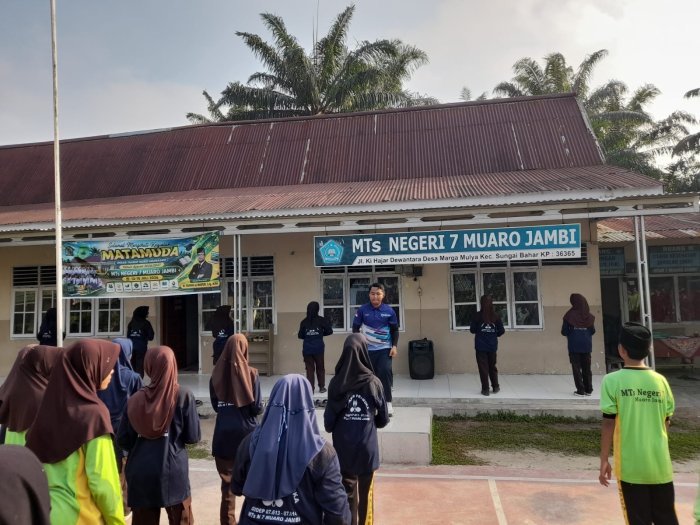 Kokurikuler Senam Kebugaran Bangun Budaya Hidup Sehat di MTsN 7 Muaro Jambi