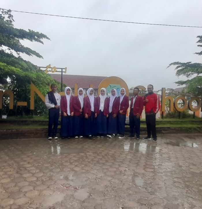 MERAIH PRESTASI DI AWAL TAHUN AJARAN BARU 2024/2025, KHOIRUL AZAM MENJADI JUARA PERTAMA DALAM OLIMPIADE SAINS IPA YANG DI ADAKAN OLEH SIT AN NAHL JAMBI