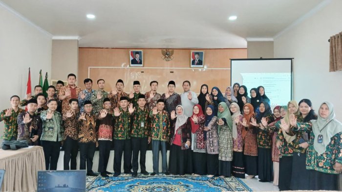 MTsN 7 Muaro Jambi Ikuti Rapat Monitoring dan Evaluasi Zona Integritas Kemenag Kabupaten Muaro Jambi