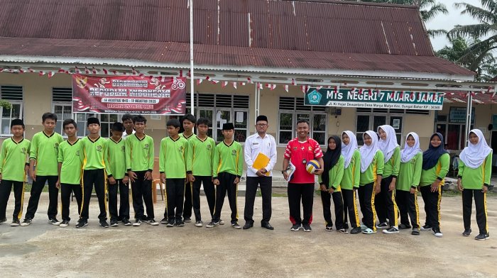 Supervisi Guru Mata Pelajaran PJOK “Aktivitas Invasi Bola Voli Menggunakan Metode Cooperative Learning“