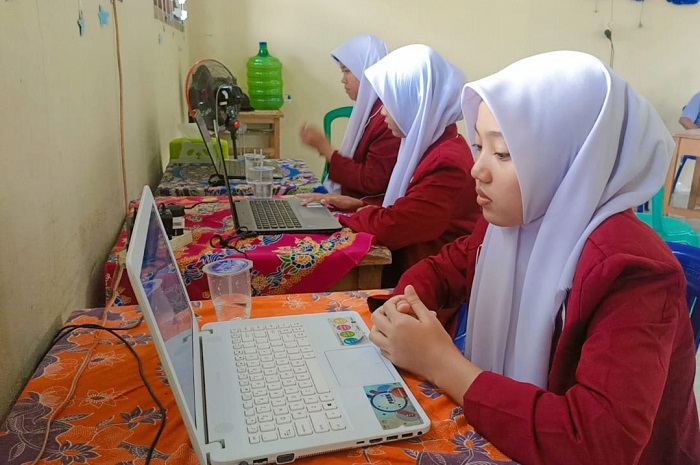 SISWI MTsN 7 MUARO JAMBI RAIH JUARA DI OLIMPIADE BAHASA ARAB KE- 7 TINGKAT KABUPATEN MUARO JAMBI